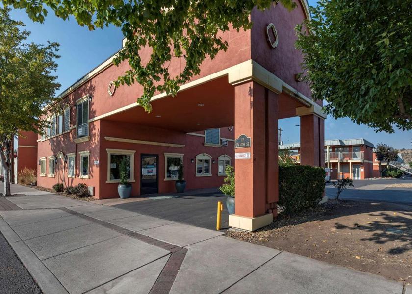 Oregon Madras exterior view