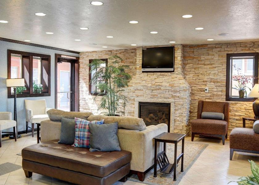 Oregon Madras lobby