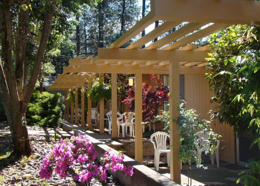 California Paradise entrance