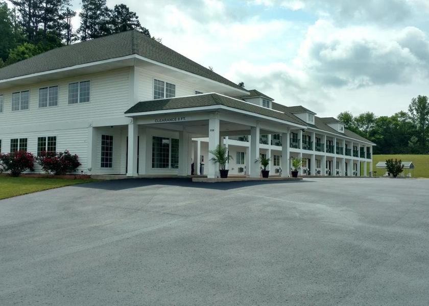Tennessee Waynesboro exterior view