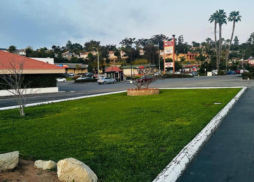 California Vista Surrounding environment
