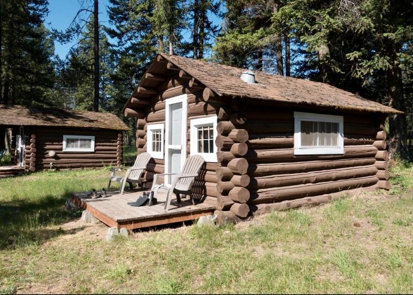 Montana Bigfork Hotel Exterior