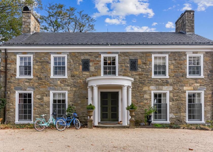 Virginia Middleburg Exterior view