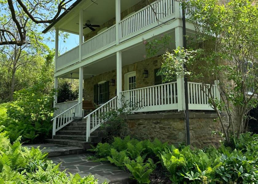 Virginia Middleburg Exterior view