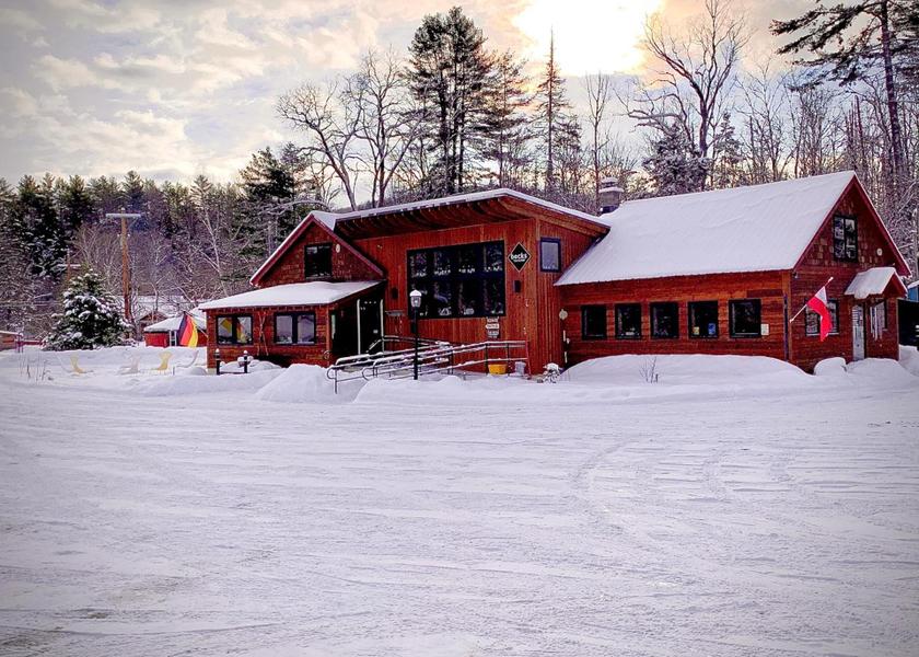 New York North Creek Restaurant