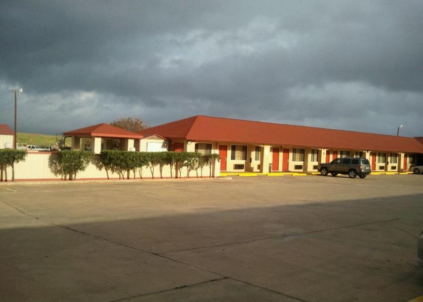 Texas Pearsall Exterior view