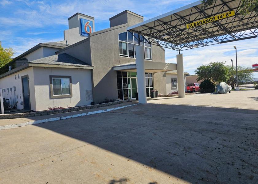 Texas Sinton exterior view