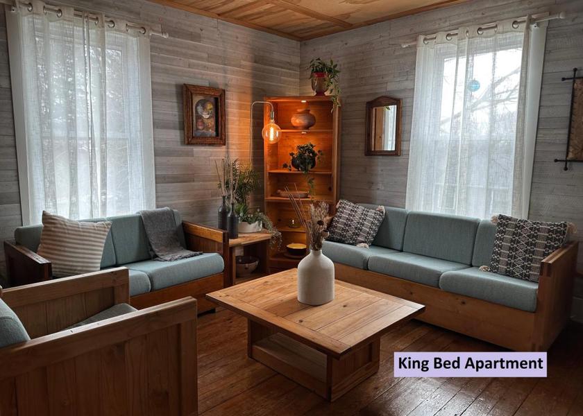 Massachusetts Gloucester guestroom