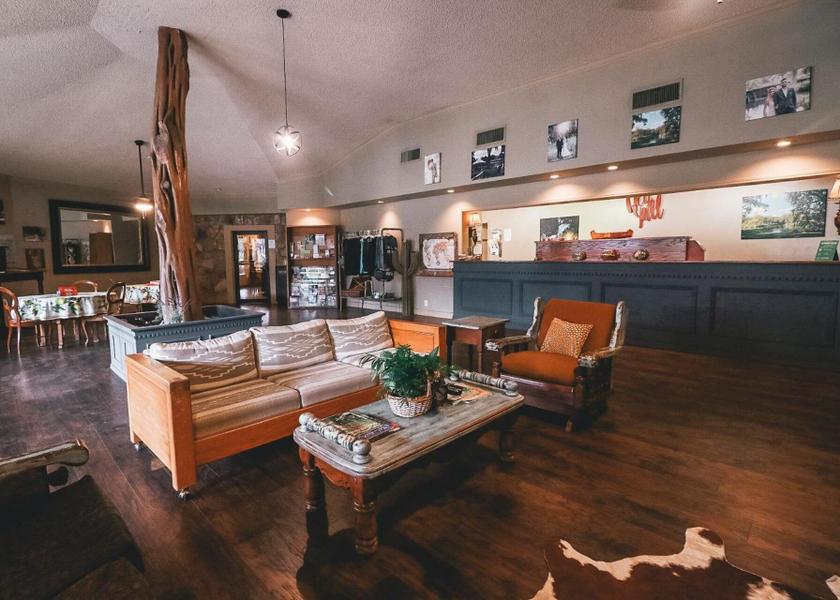 shared lounge/tv area