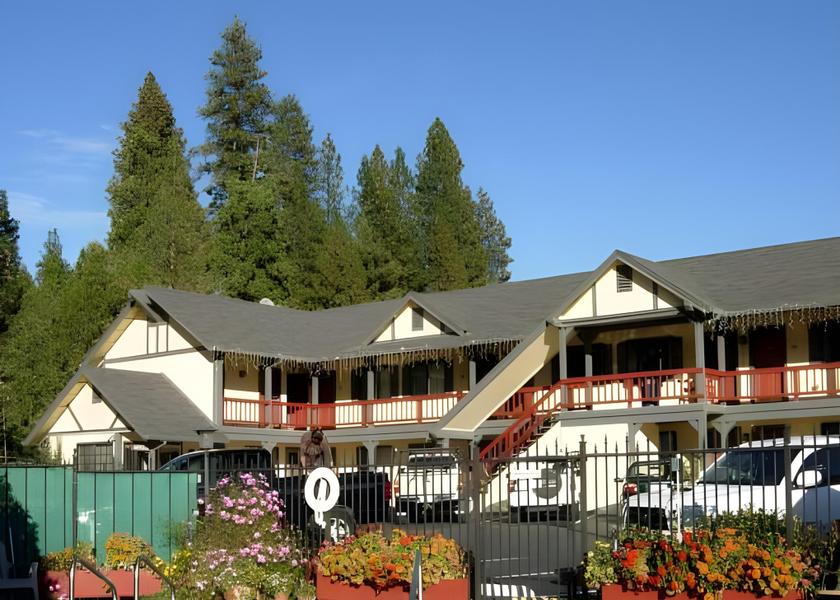 California Twain Harte Hotel Exterior