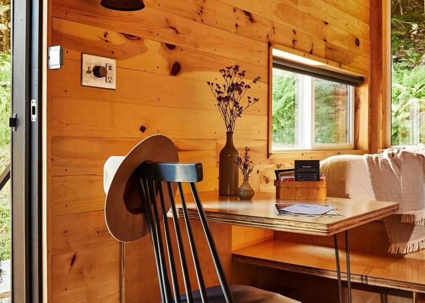 Virginia Stanardsville Queen Cabin Suite