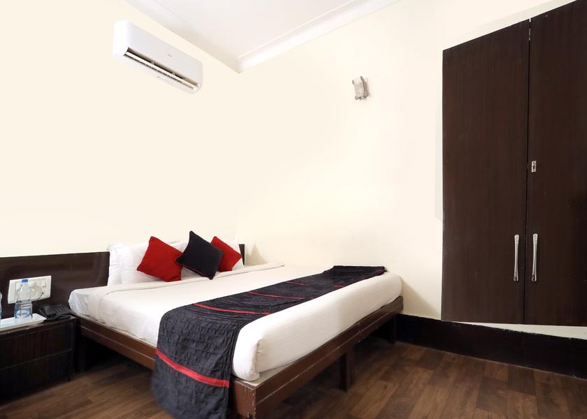 Madhya Pradesh Gwalior Deluxe Room