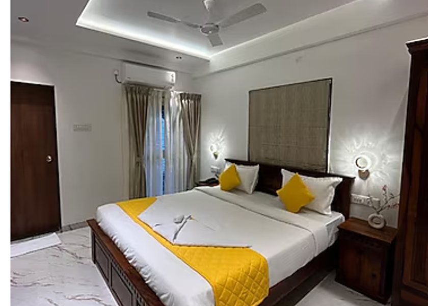 Maharashtra Pune Deluxe Queen Bed Room