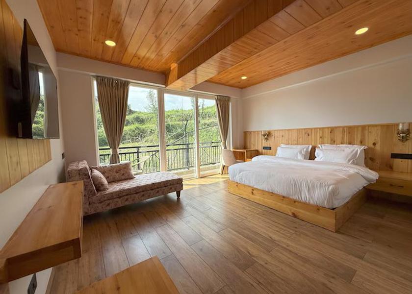 Uttarakhand Mukteshwar Premium Glass Room with Hill View