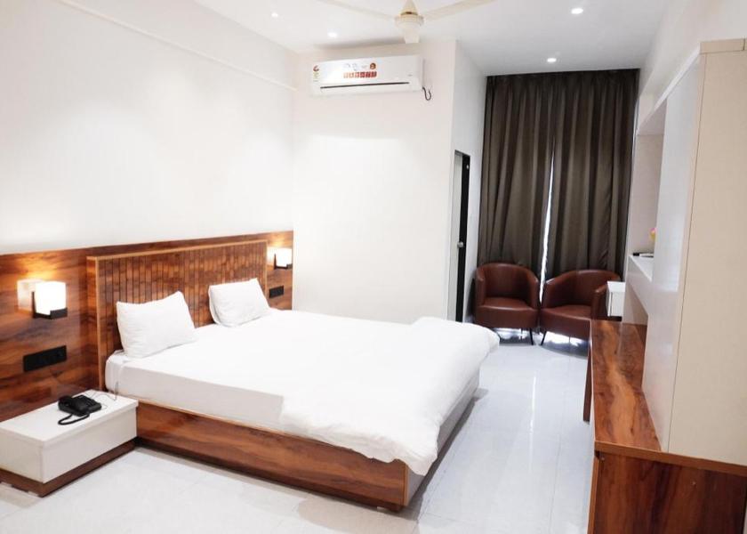 Maharashtra Pandharpur Deluxe Room