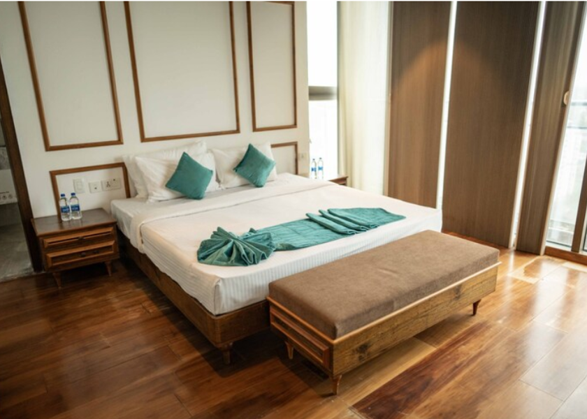 Kerala Kozhikode Marine Drive Luxe Beach View Penthouse by Niotel