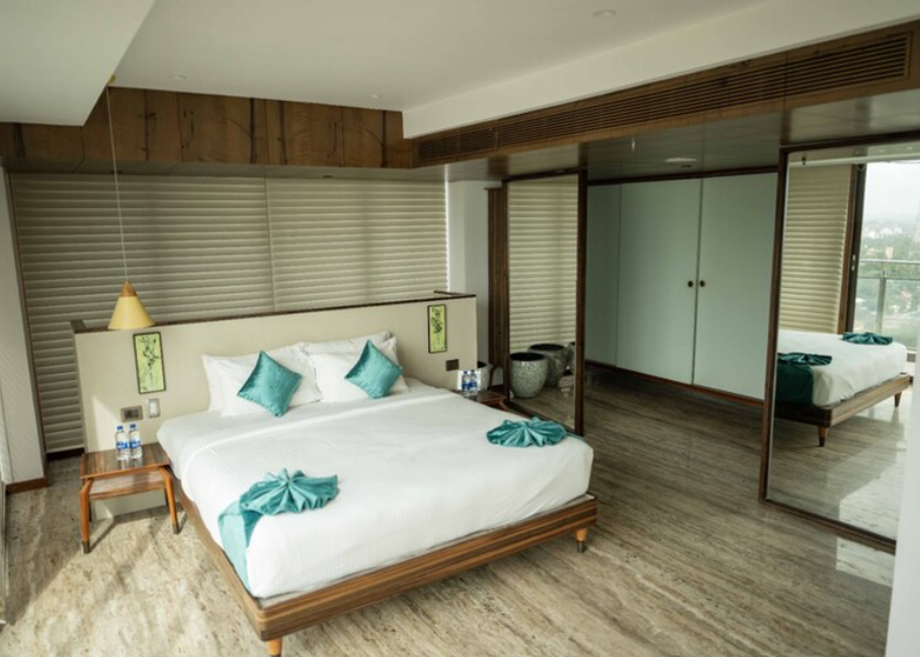 Kerala Kozhikode Marine Drive Luxe Beach View Penthouse by Niotel