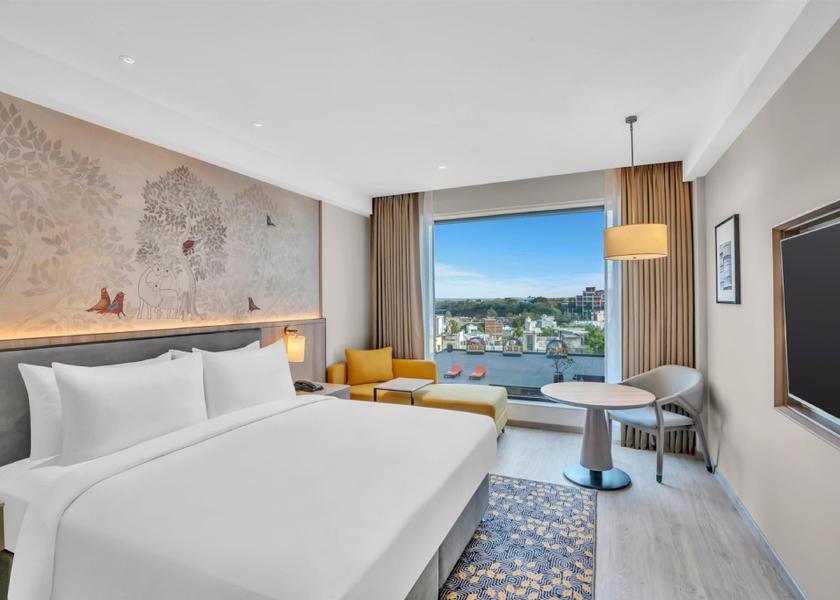 Madhya Pradesh Jabalpur King Guest Room Pool View