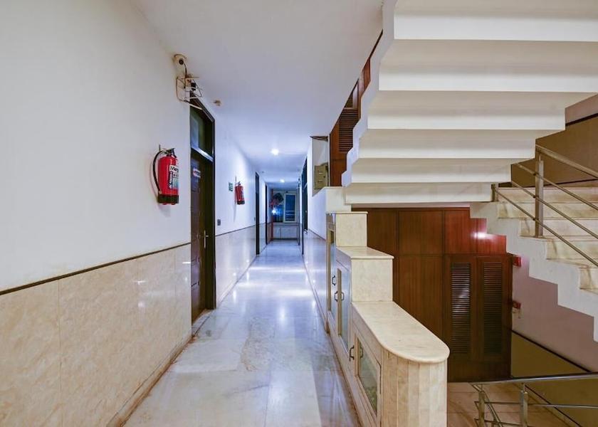 Delhi Delhi Lobby