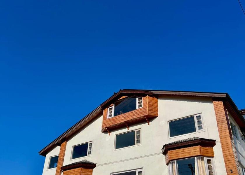 Jammu and Kashmir Gulmarg Hotel Exterior