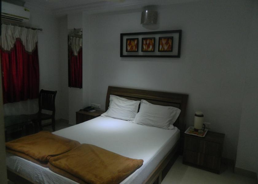 Gujarat Anand Hotel Exterior