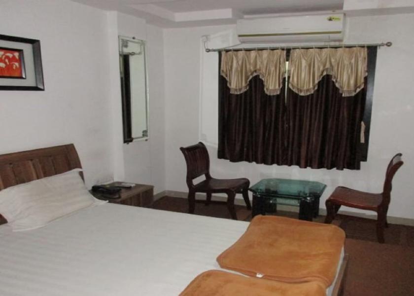 Gujarat Anand Hotel Exterior