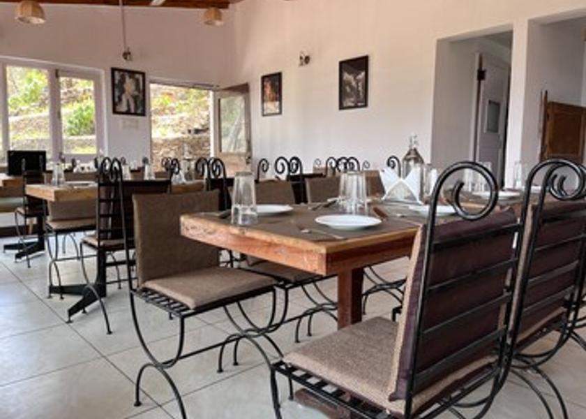 Uttarakhand Kausani Hotel Exterior