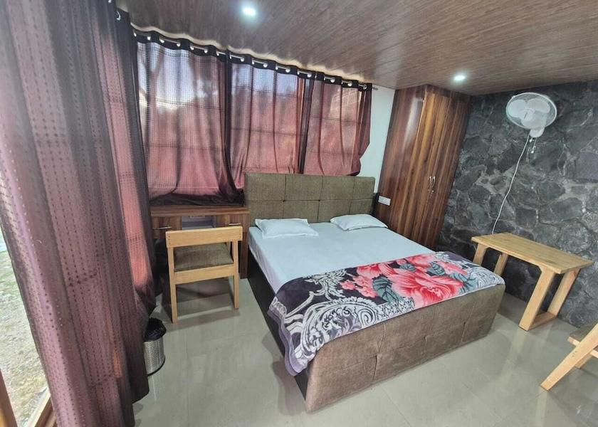 Uttarakhand Dhanaulti Room