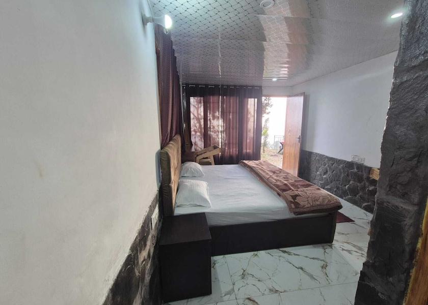 Uttarakhand Dhanaulti Room