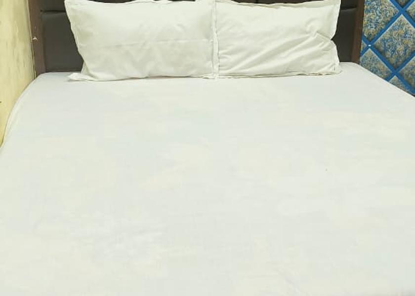 Bihar Begusarai Deluxe Room