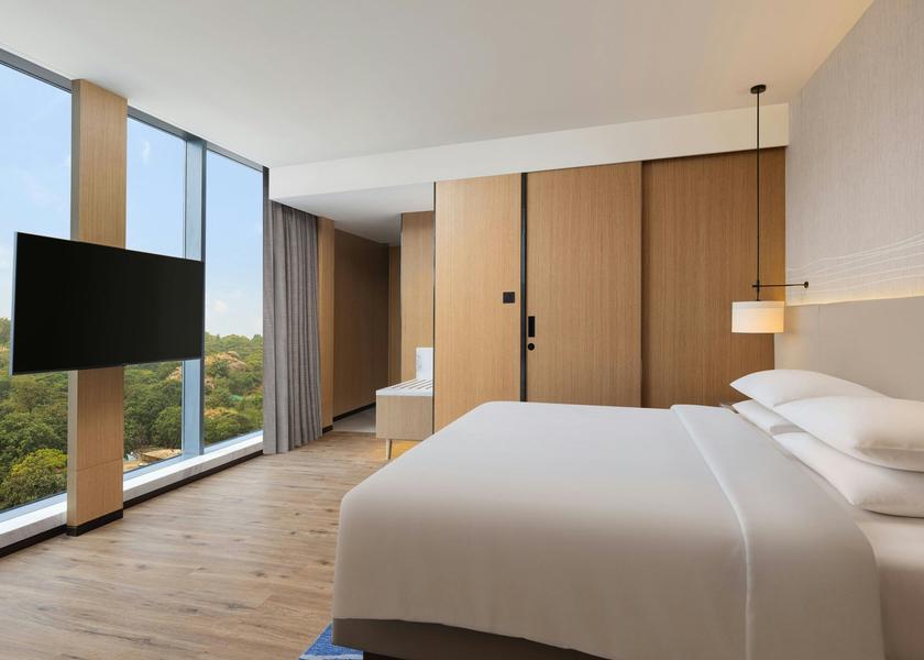 Jharkhand Ranchi Junior Suite, King Size Bed, with Bathtub.
