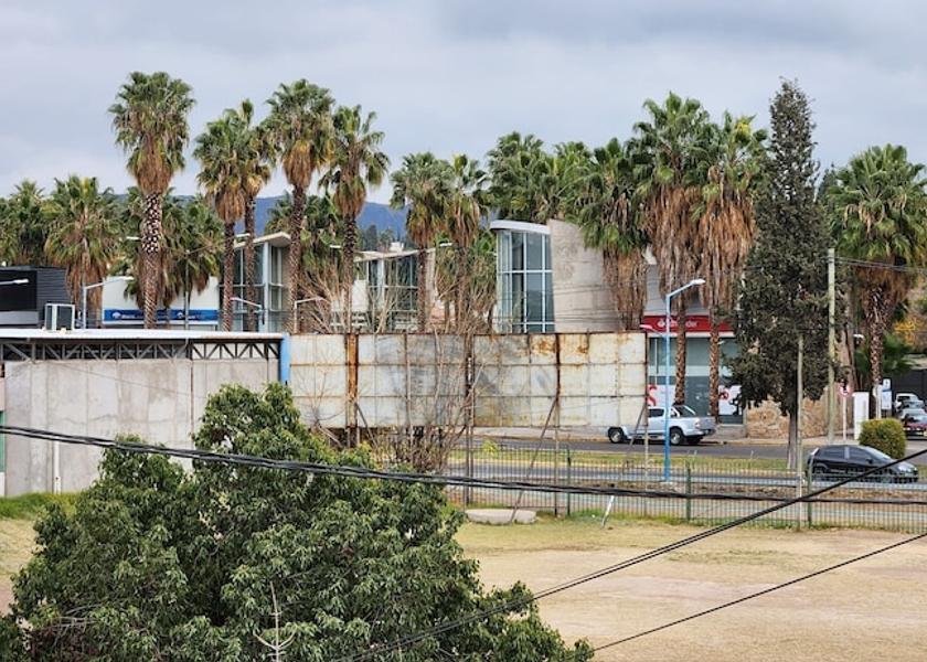 Mendoza Mendoza Exterior Detail