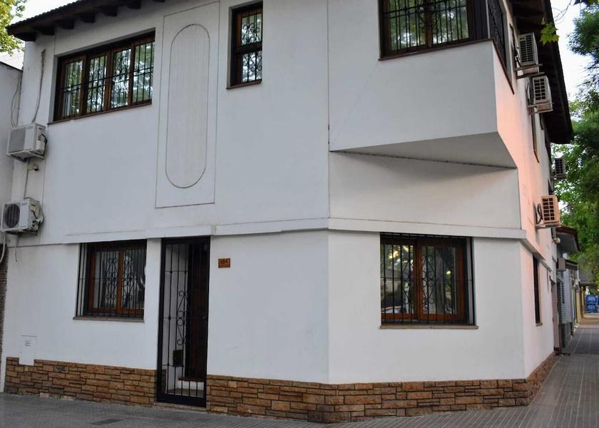 Mendoza Mendoza Facade