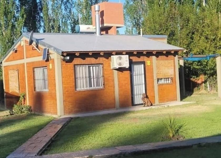 Mendoza Mendoza Facade