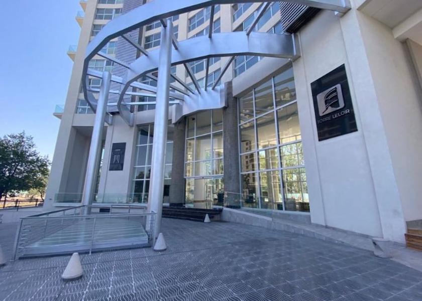 Mendoza Mendoza Exterior Detail