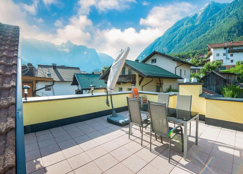 Tyrol Sautens Exterior Detail