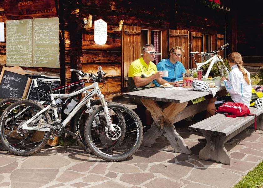 Tirol Fuegen Outdoor Dining