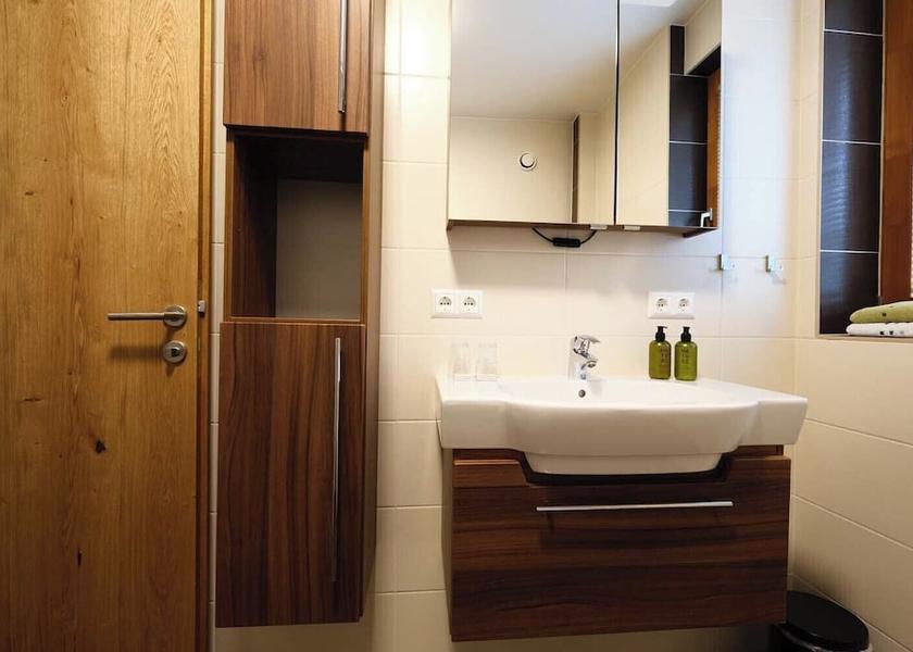 Carinthia Weissensee Bathroom