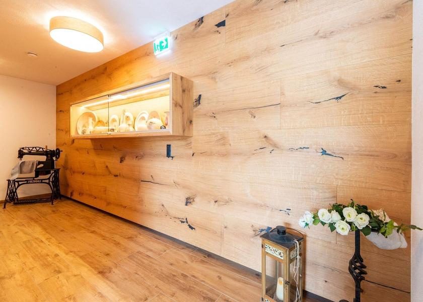 Tirol Hart im Zillertal Interior Entrance