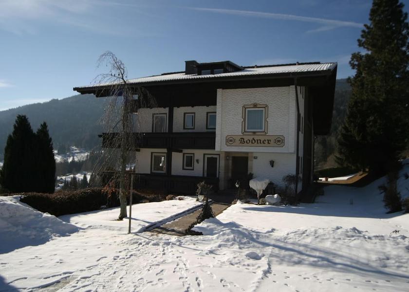 Carinthia Treffen Exterior Detail