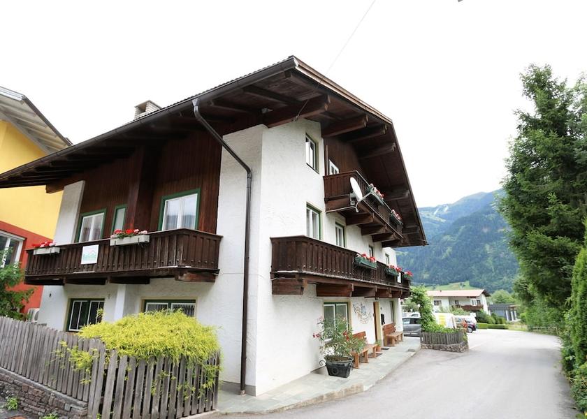 Tyrol Fuegen Exterior Detail