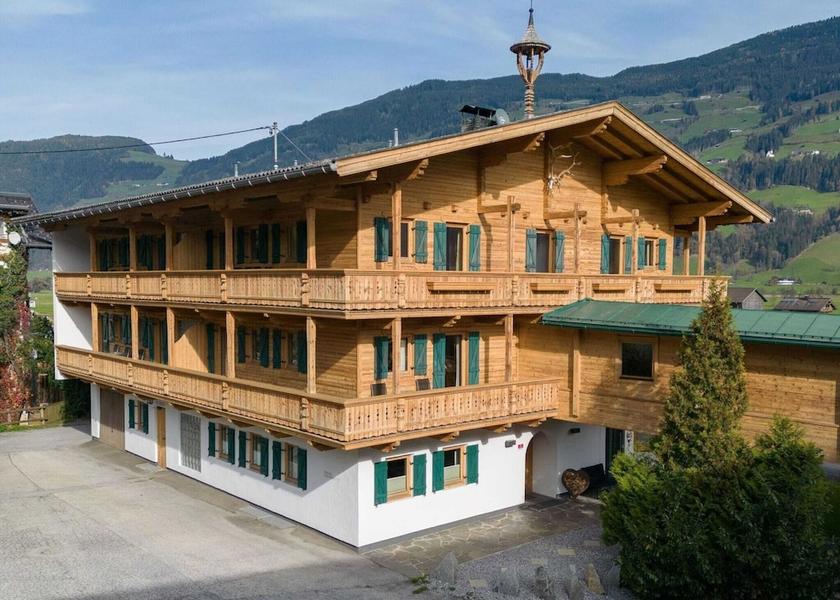 Tirol Fuegen Exterior Detail