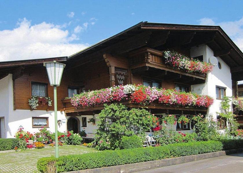 Tyrol Fuegen Exterior Detail