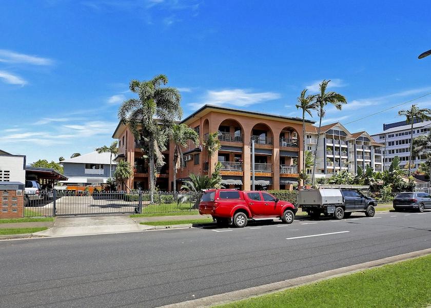 Queensland Cairns Parking