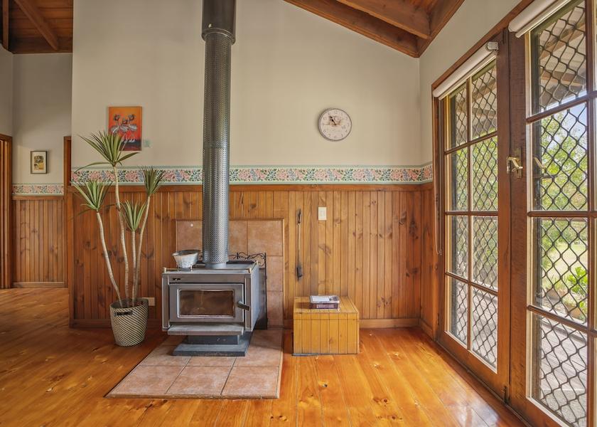 Victoria Badger Creek Living Area