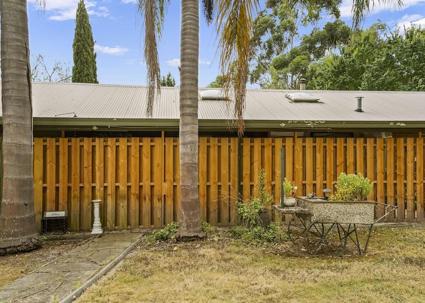 Victoria Badger Creek Exterior Detail