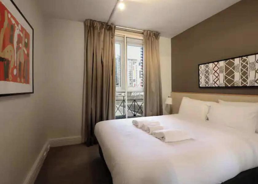 Victoria Melbourne Room