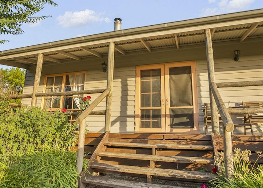 Victoria Badger Creek Exterior Detail