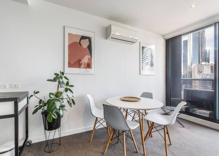 Victoria Melbourne Room