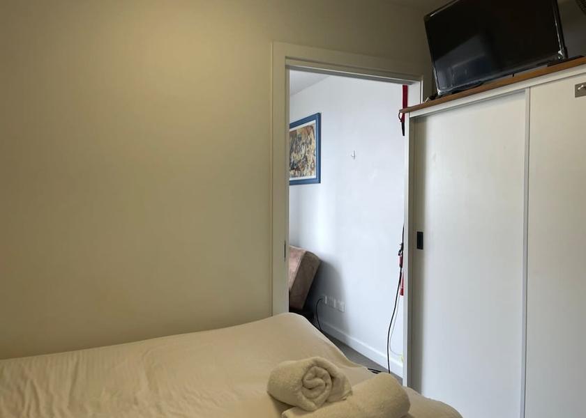 Victoria Melbourne Room